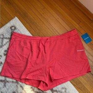 Columbia Trek French Terry Shorts in Juicy Heather